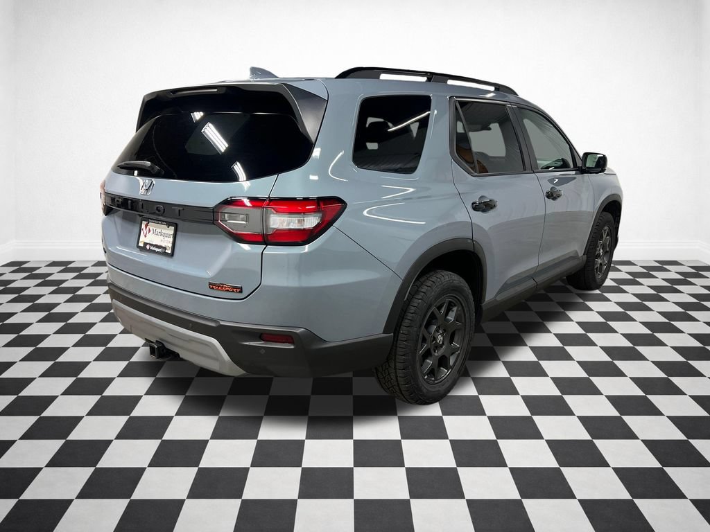 Used 2025 Honda Pilot TrailSport image 8