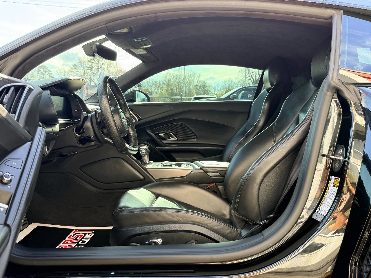 Used 2018 Audi R8 V10 w/ Black Optic Package image 21