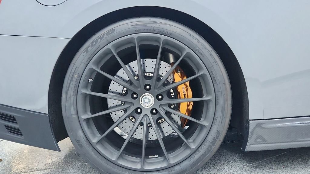 Used 2015 Nissan GT-R Premium image 14