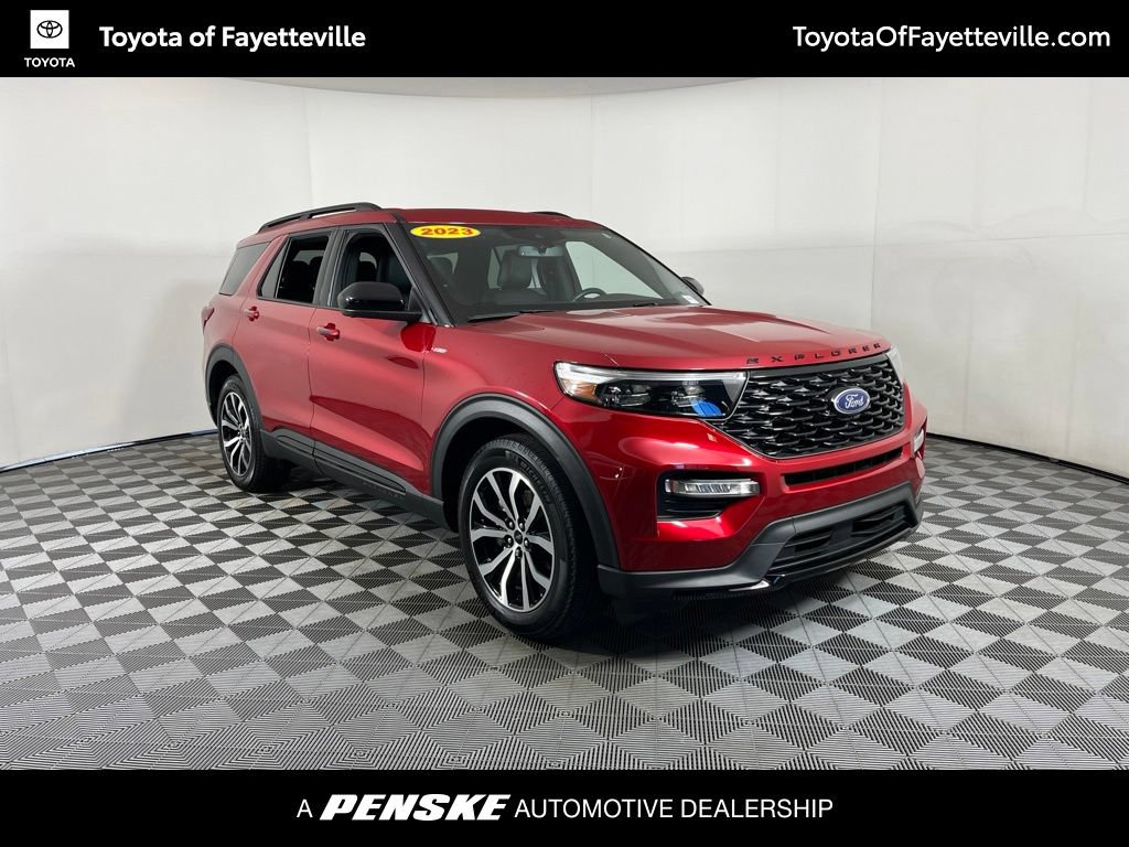 Used 2023 Ford Explorer ST-Line w/ Class IV Trailer Tow Package RWD image 18