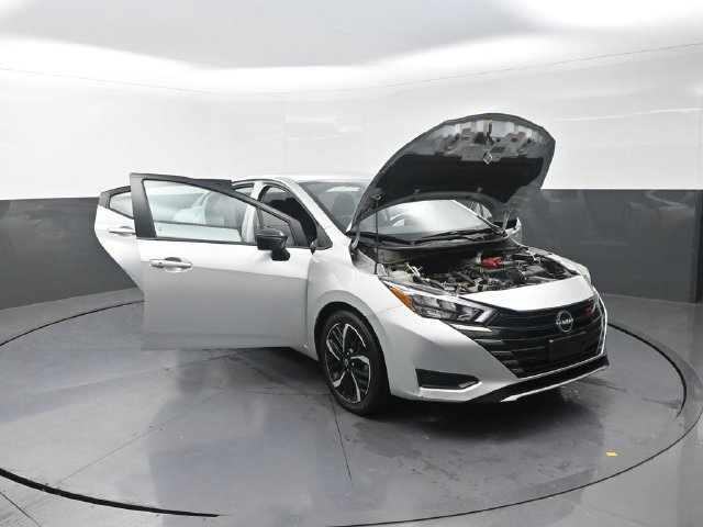 Used 2024 Nissan Versa SR FWD image 39