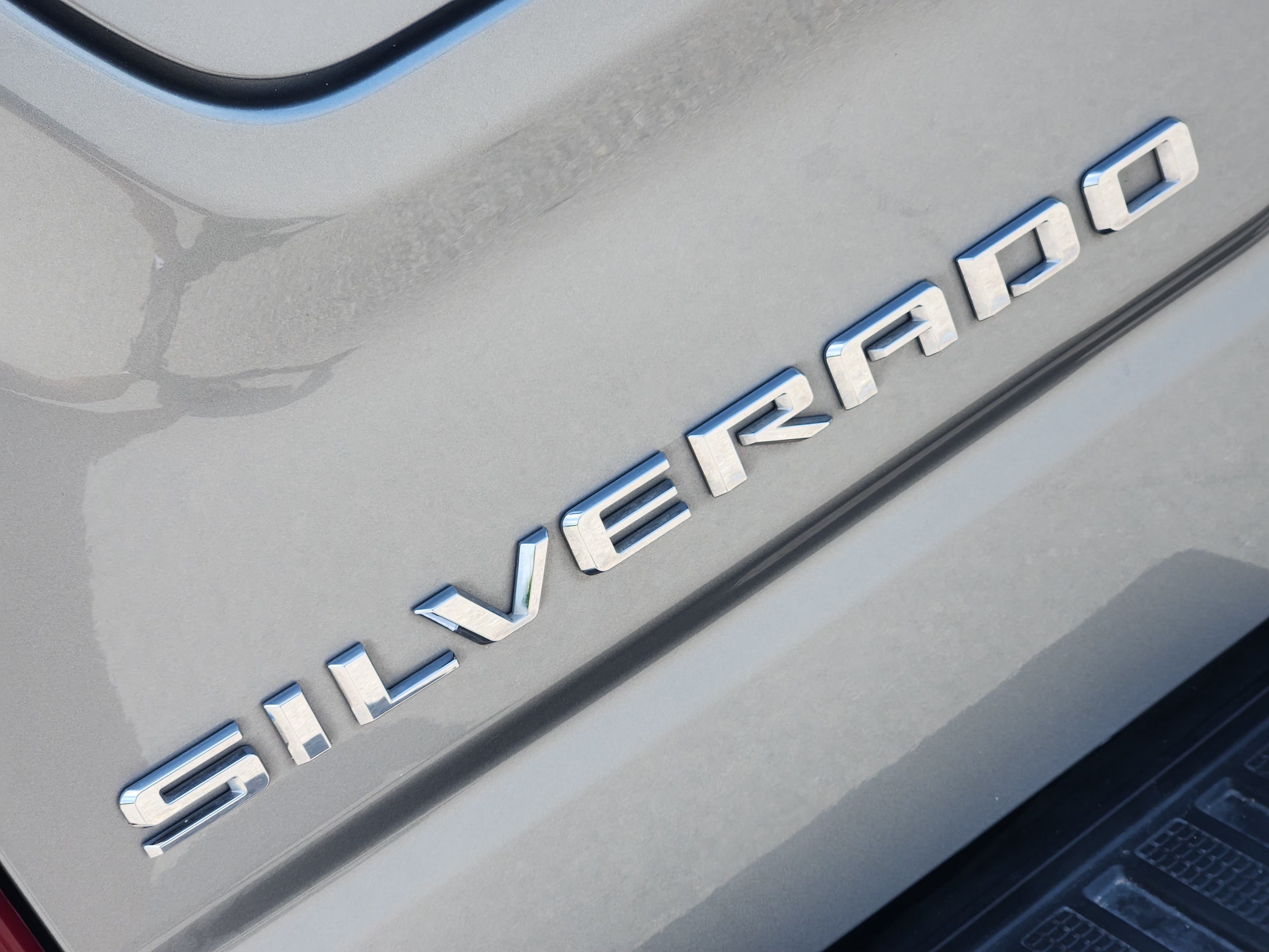Used 2024 Chevrolet Silverado 1500 LTZ RWD image 12
