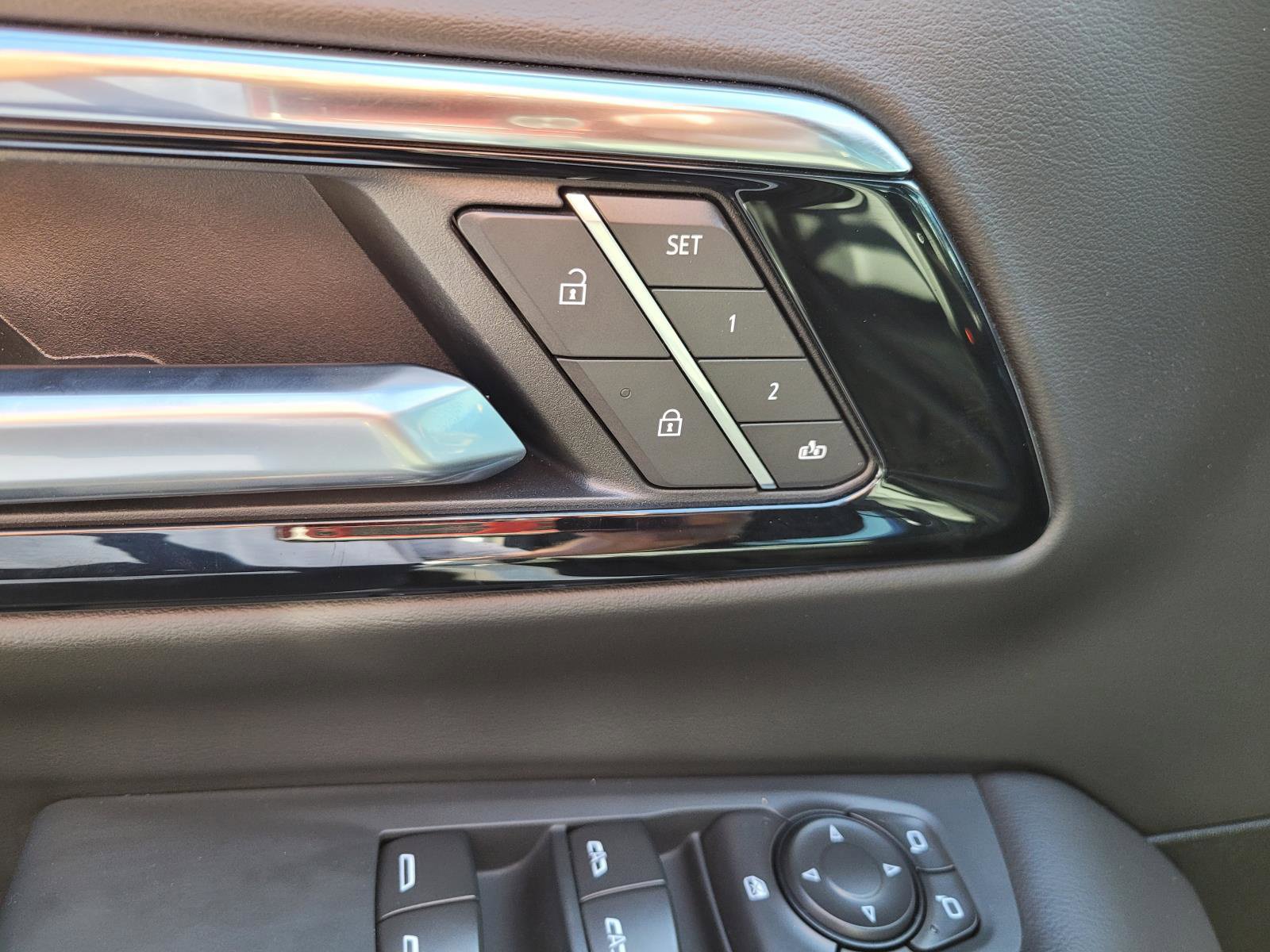 Used 2026 Chevrolet Suburban RST RWD image 21