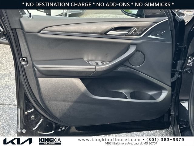 Used 2024 BMW X4 xDrive30i w/ Parking Assistance Package AWD/4WD image 19
