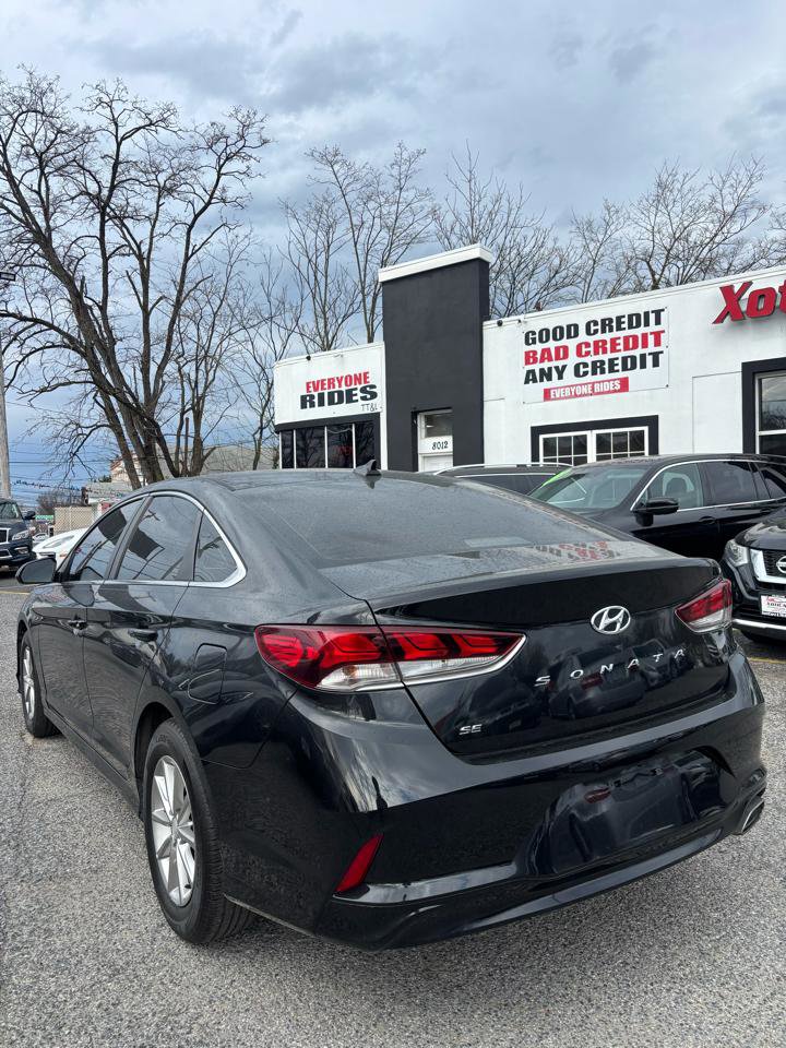 Used 2018 Hyundai Sonata SE w/ Cargo Package FWD image 4