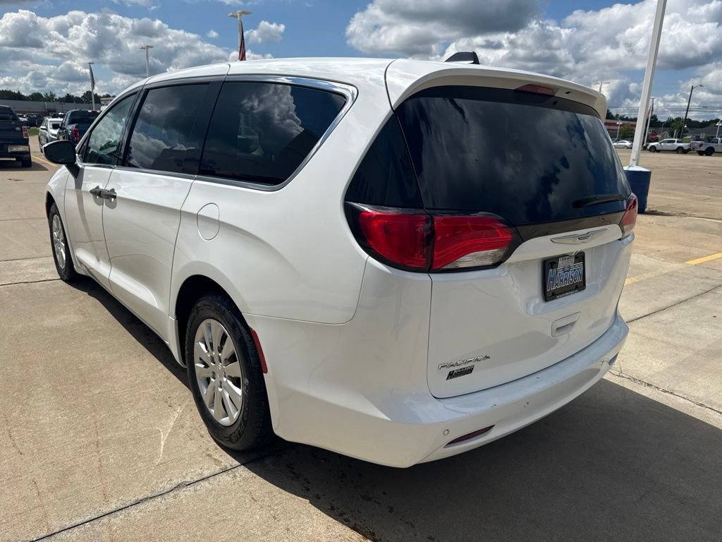 Used 2018 Chrysler Pacifica L FWD image 6