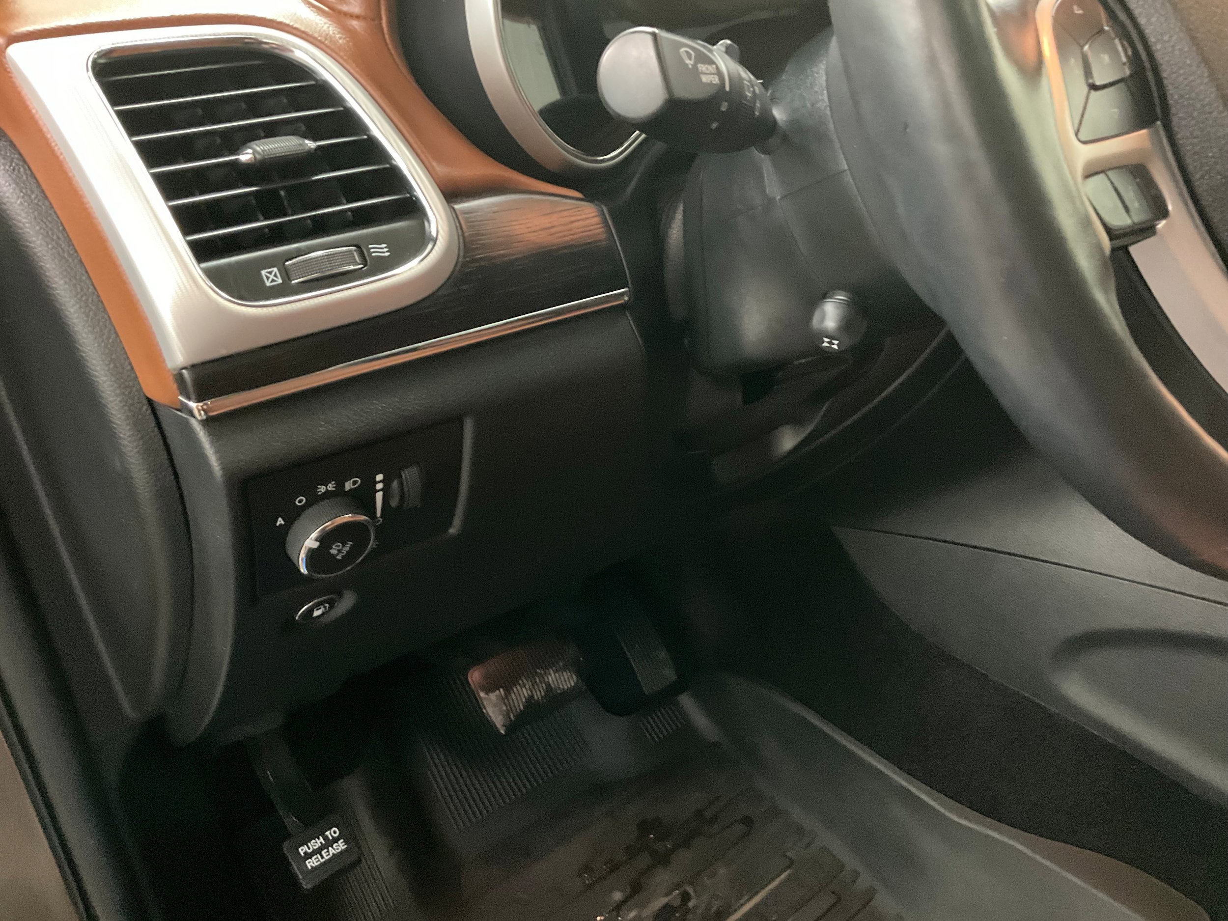 Used 2018 Jeep Grand Cherokee Summit AWD/4WD image 13