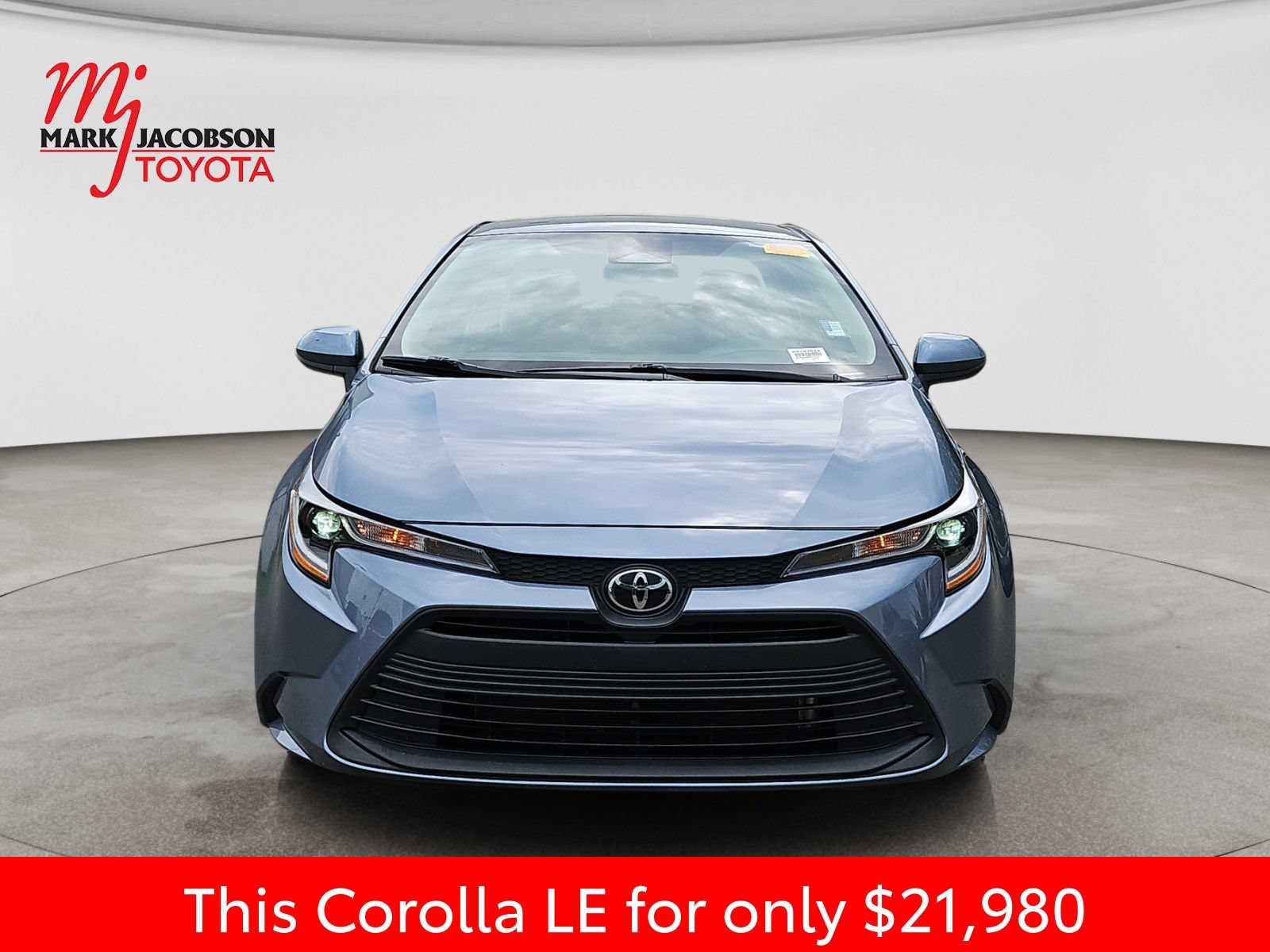 Used 2023 Toyota Corolla LE FWD image 3