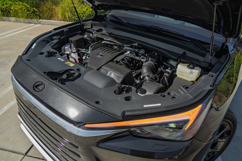 New 2026 Lexus TX 500h AWD w/ Technology Package image 4