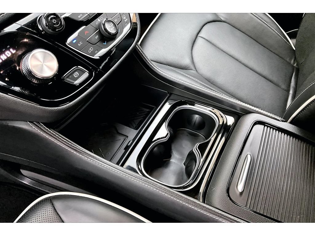 Used 2026 Chrysler Pacifica Premium FWD image 18