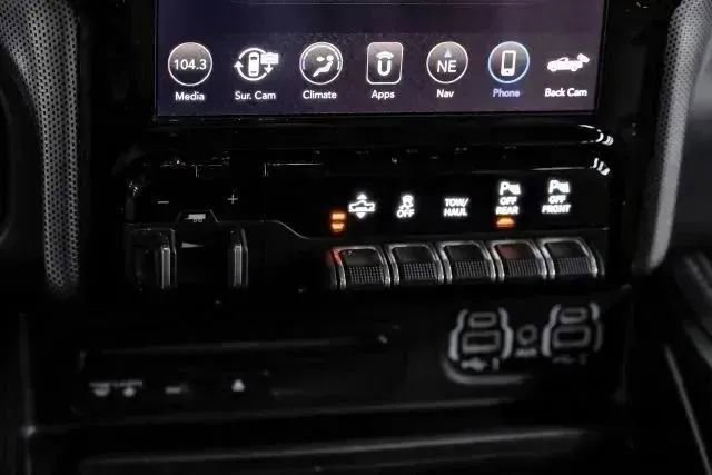 Used 2019 RAM 1500 Limited w/ Advanced Safety Group AWD/4WD image 32