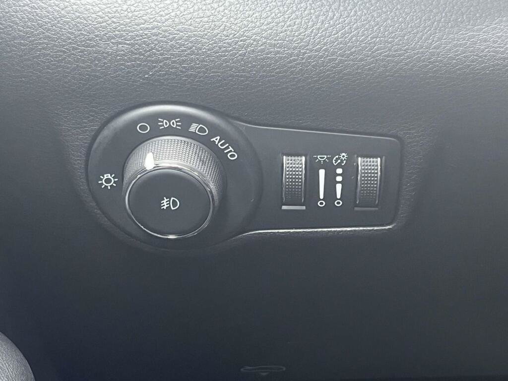 Used 2024 Jeep Compass Trailhawk AWD/4WD image 29