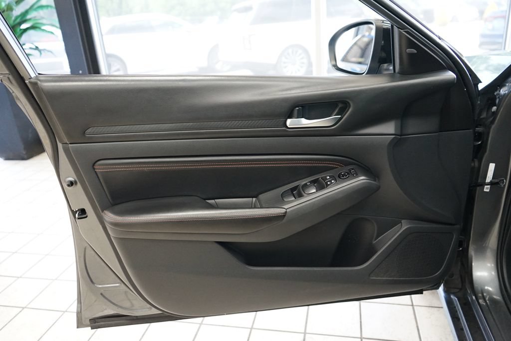 Used 2021 Nissan Altima 2.5 SR FWD image 22