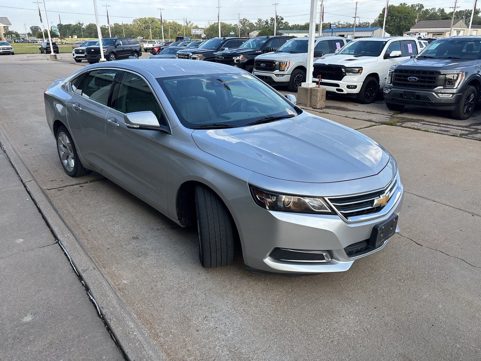 Used 2017 Chevrolet Impala LT w/ Leather Package FWD image 6