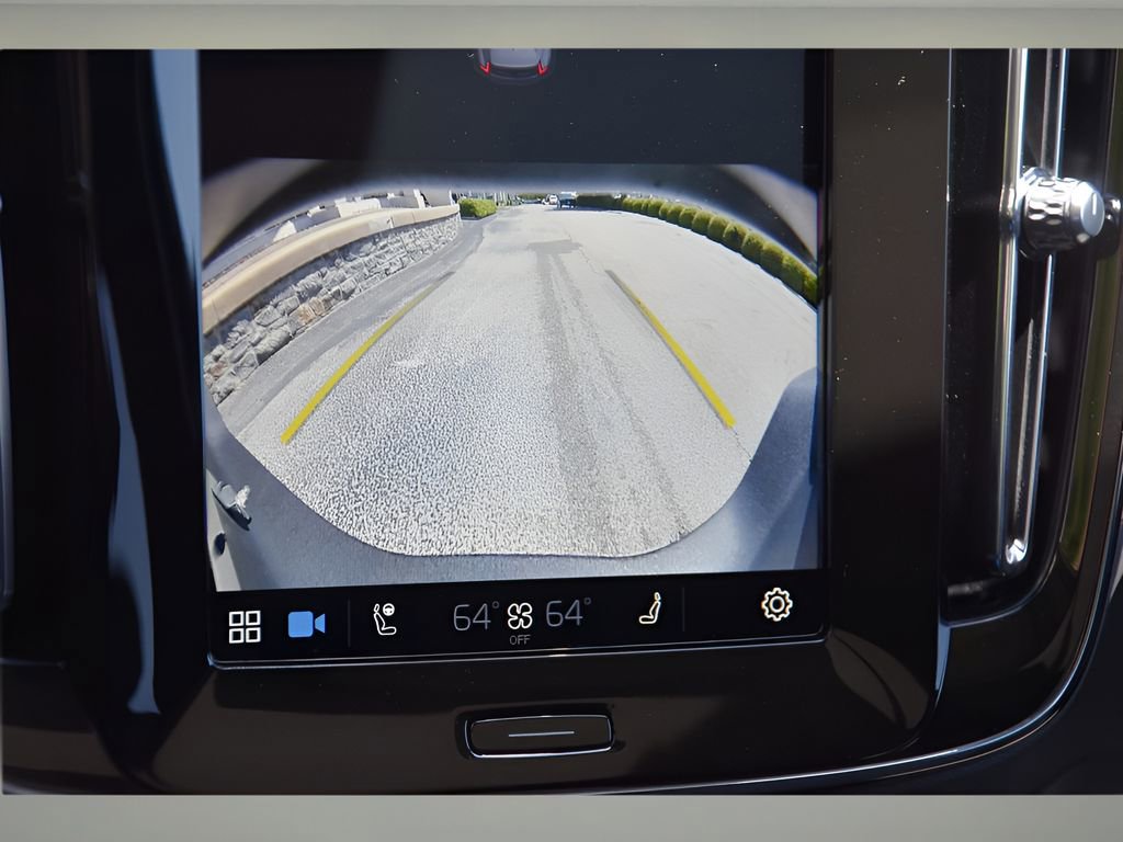 Used 2025 Volvo XC40 B5 Plus w/ Protection Package Premier image 19
