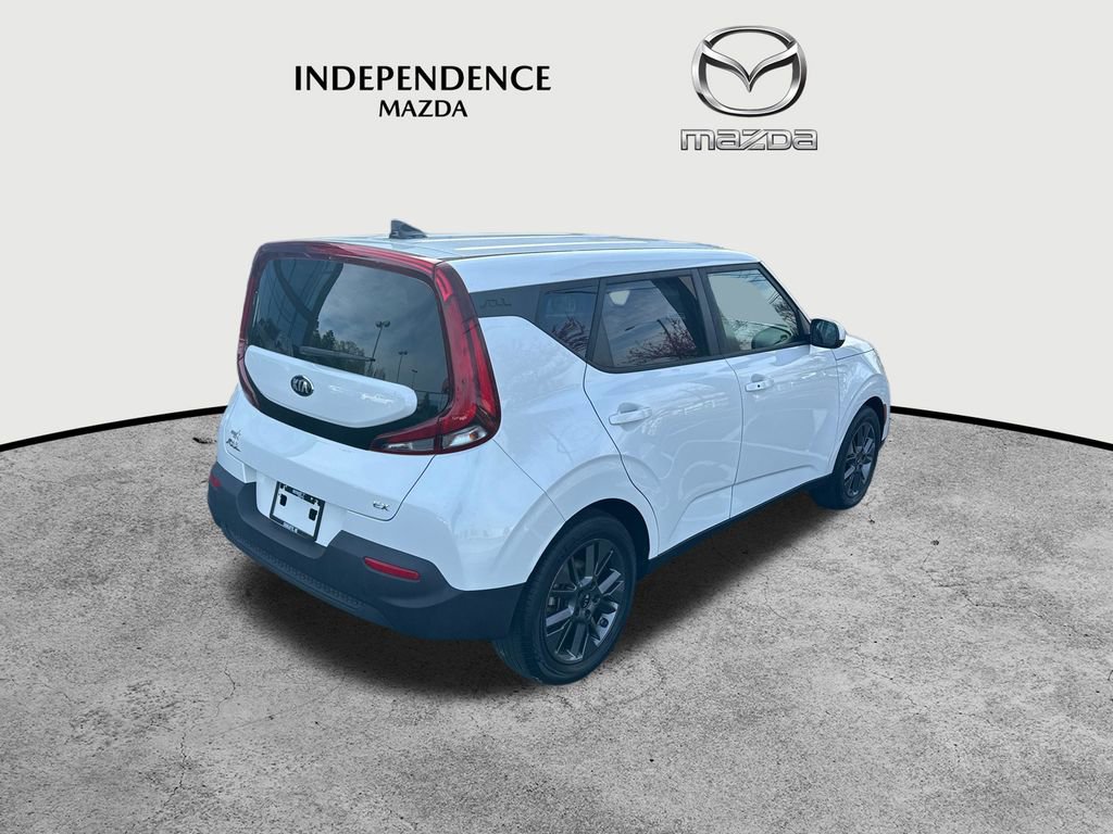 Used 2020 Kia Soul EX FWD image 3