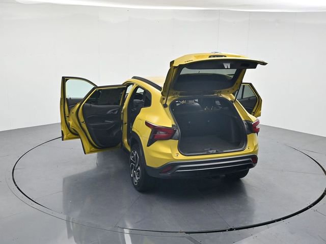 Used 2025 Chevrolet Trax RS w/ Driver Confidence Package image 42