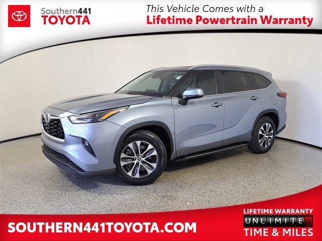 Used 2023 Toyota Highlander XLE image 1