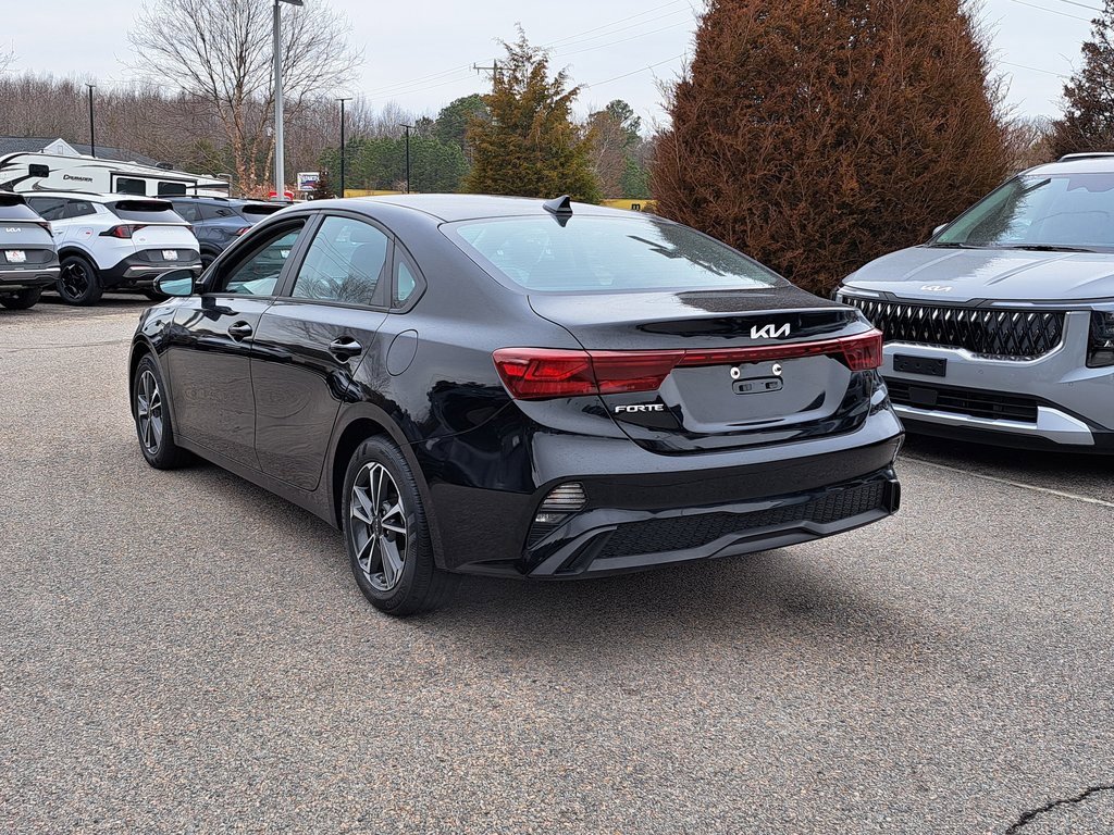 Used 2024 Kia Forte LXS w/ LXS Technology Package image 8