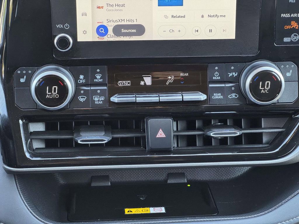 Used 2024 Toyota Highlander XLE image 5