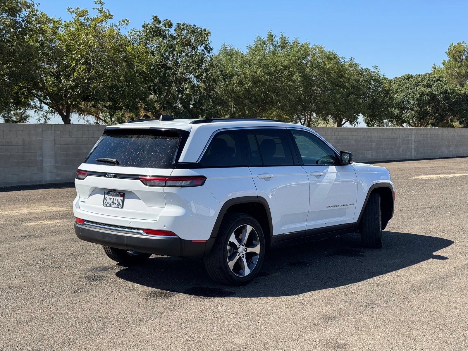 Used 2023 Jeep Grand Cherokee 4WD 4xe image 3