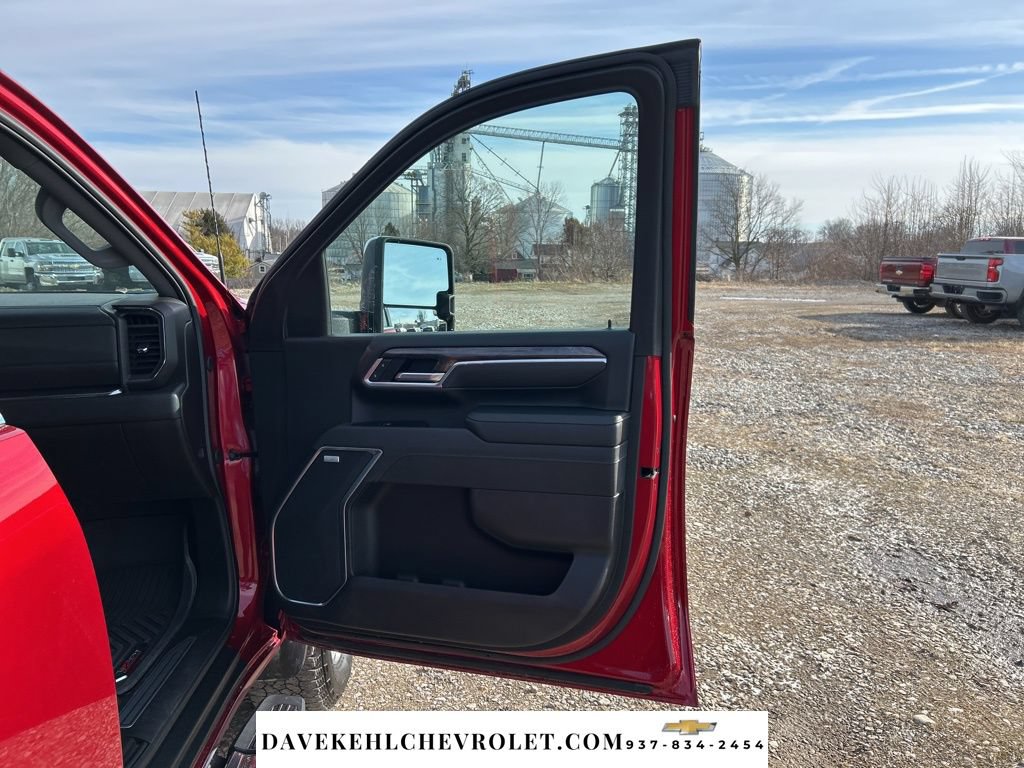 Used 2025 Chevrolet Silverado 2500 LTZ w/ LTZ Plus Package AWD/4WD image 23
