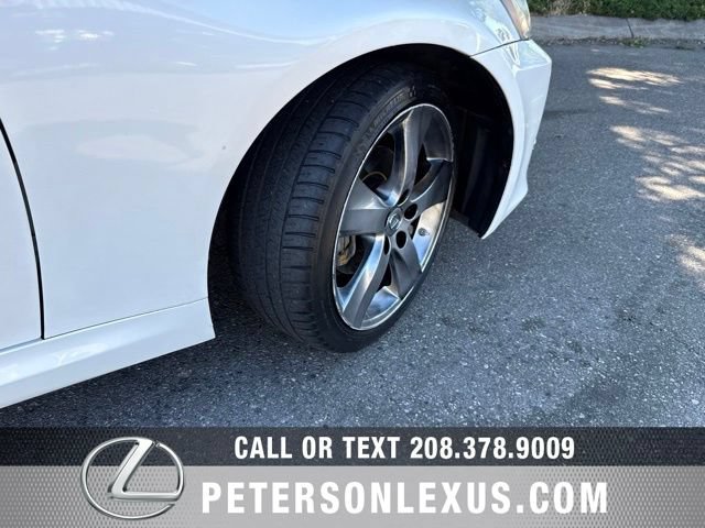 Used 2010 Lexus IS 250C RWD image 11