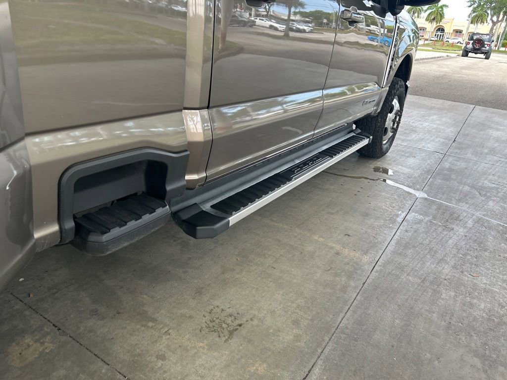 Used 2023 Ford F350 Lariat AWD/4WD image 24