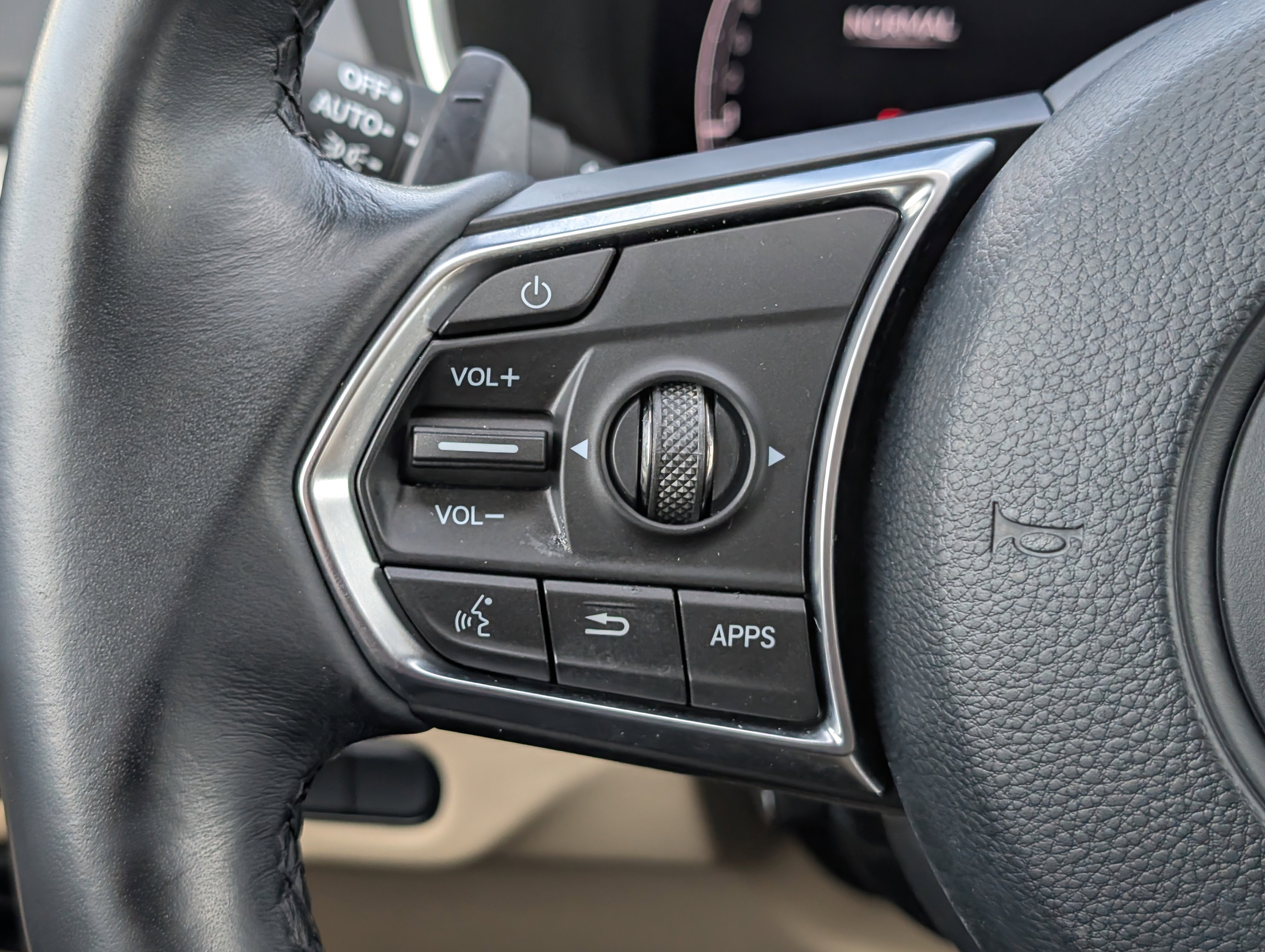 Certified 2023 Acura MDX FWD w/ Technology Package image 16
