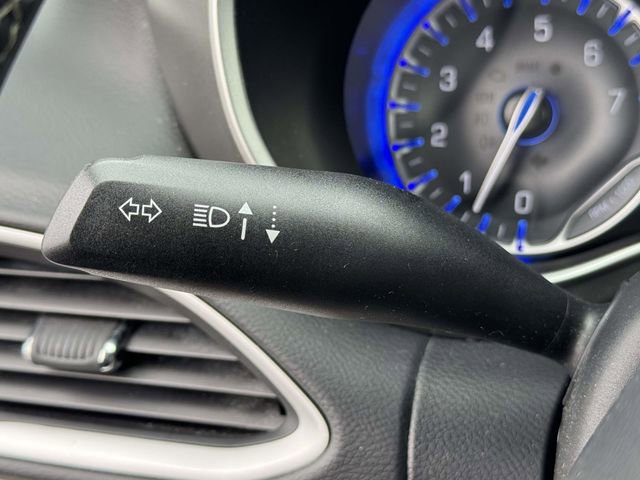 Used 2023 Chrysler Pacifica Touring-L image 12