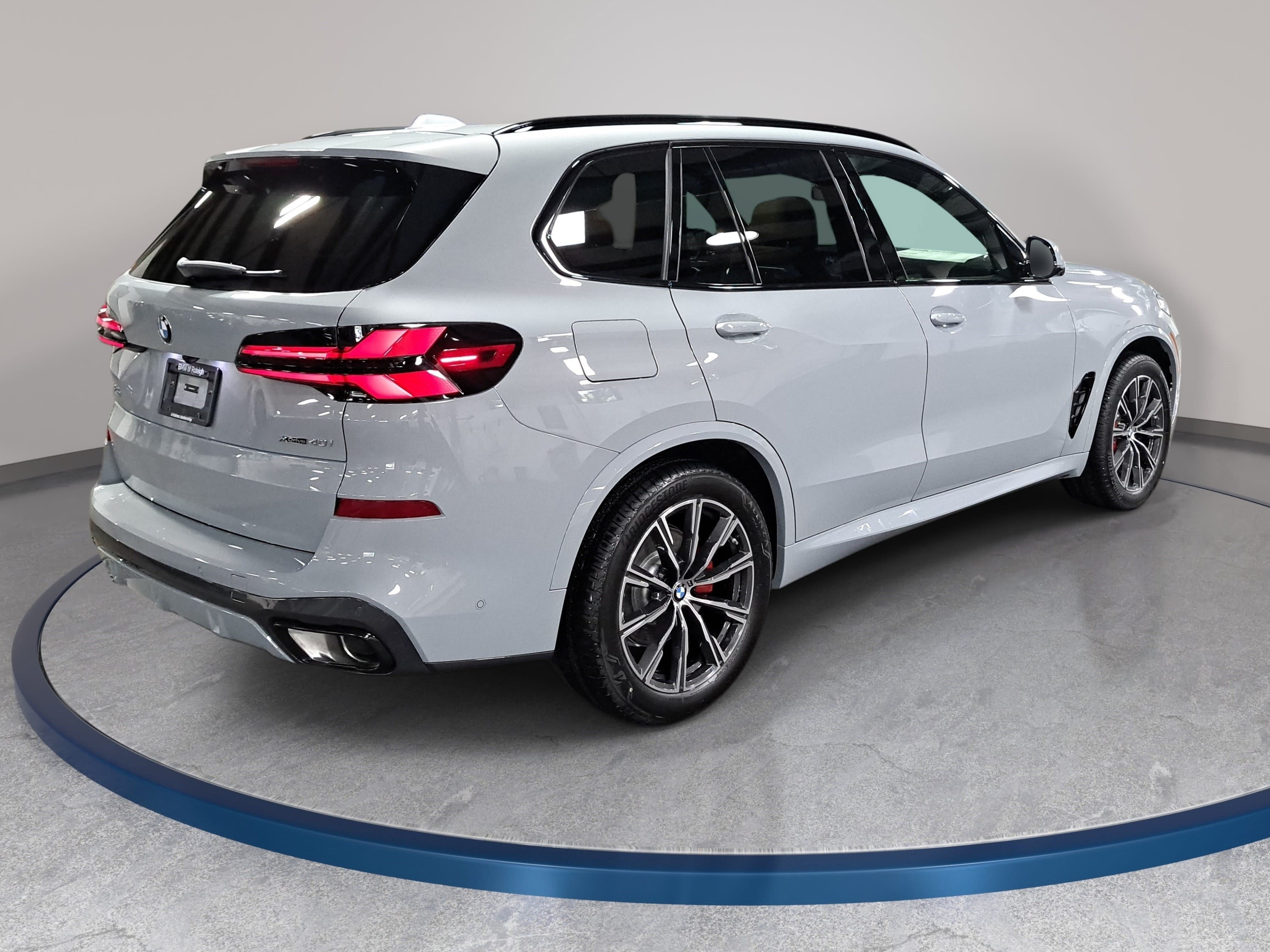 New 2026 BMW X5 xDrive40i w/ M Sport Package AWD/4WD image 5