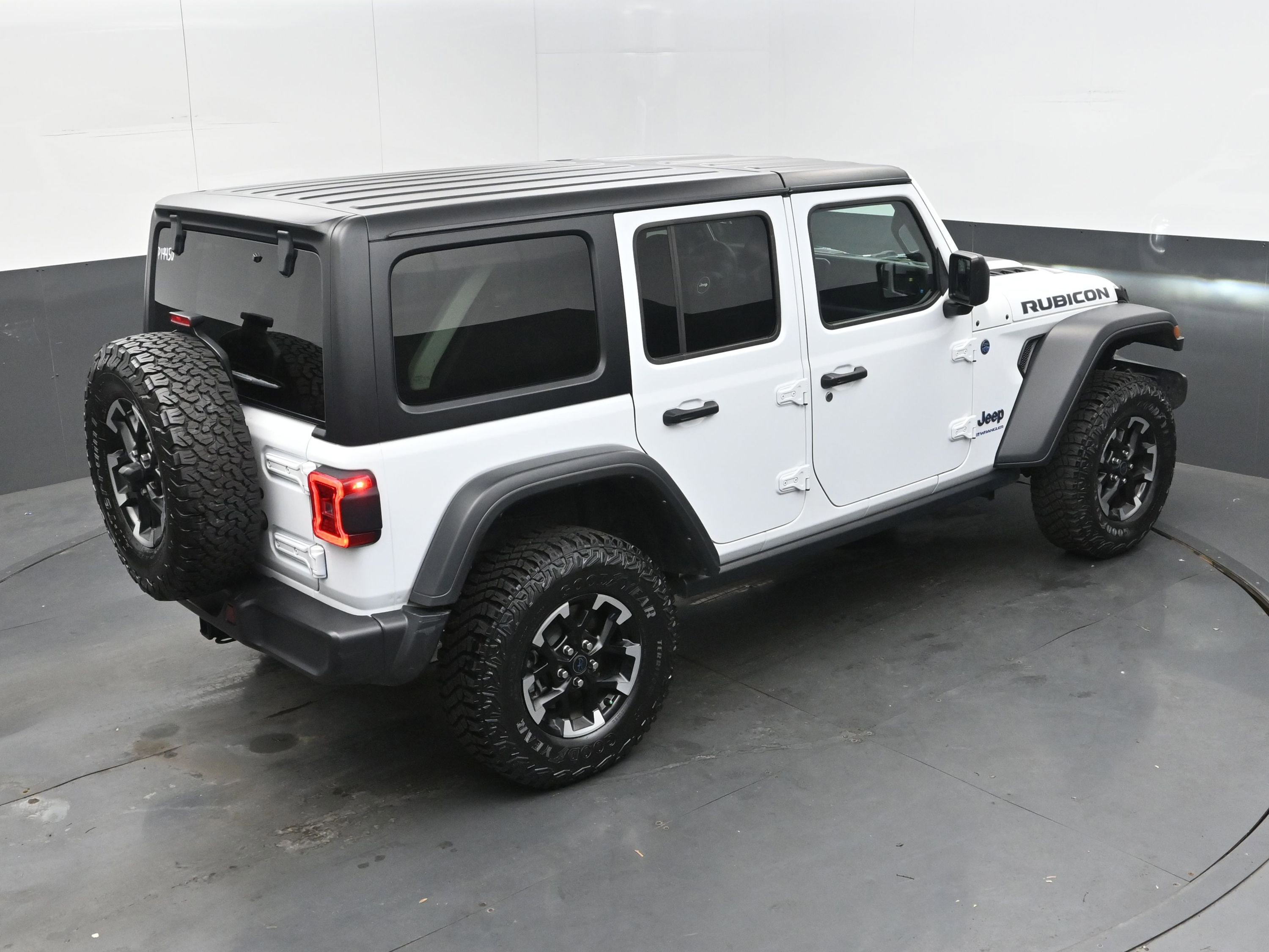 Used 2024 Jeep Wrangler Unlimited Rubicon 4xe image 39
