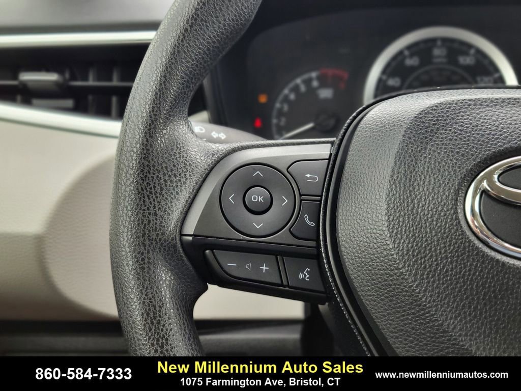 Used 2021 Toyota Corolla LE w/ LE Convenience Package image 27