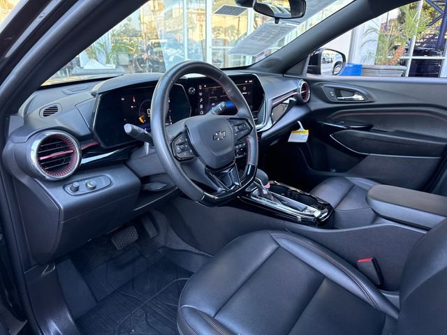 Certified 2025 Chevrolet Trax RS FWD image 27