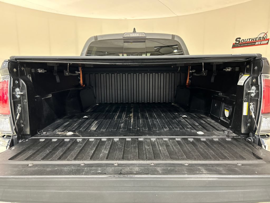 Used 2021 Toyota Tacoma TRD Off-Road AWD/4WD image 5