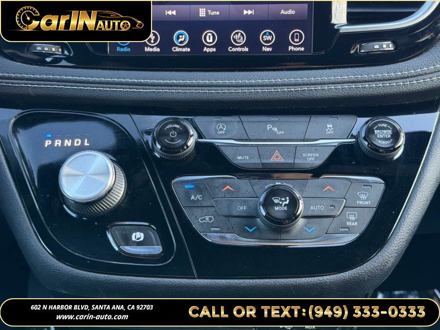 Used 2019 Chrysler Pacifica Limited w/ S Appearance Package image 27