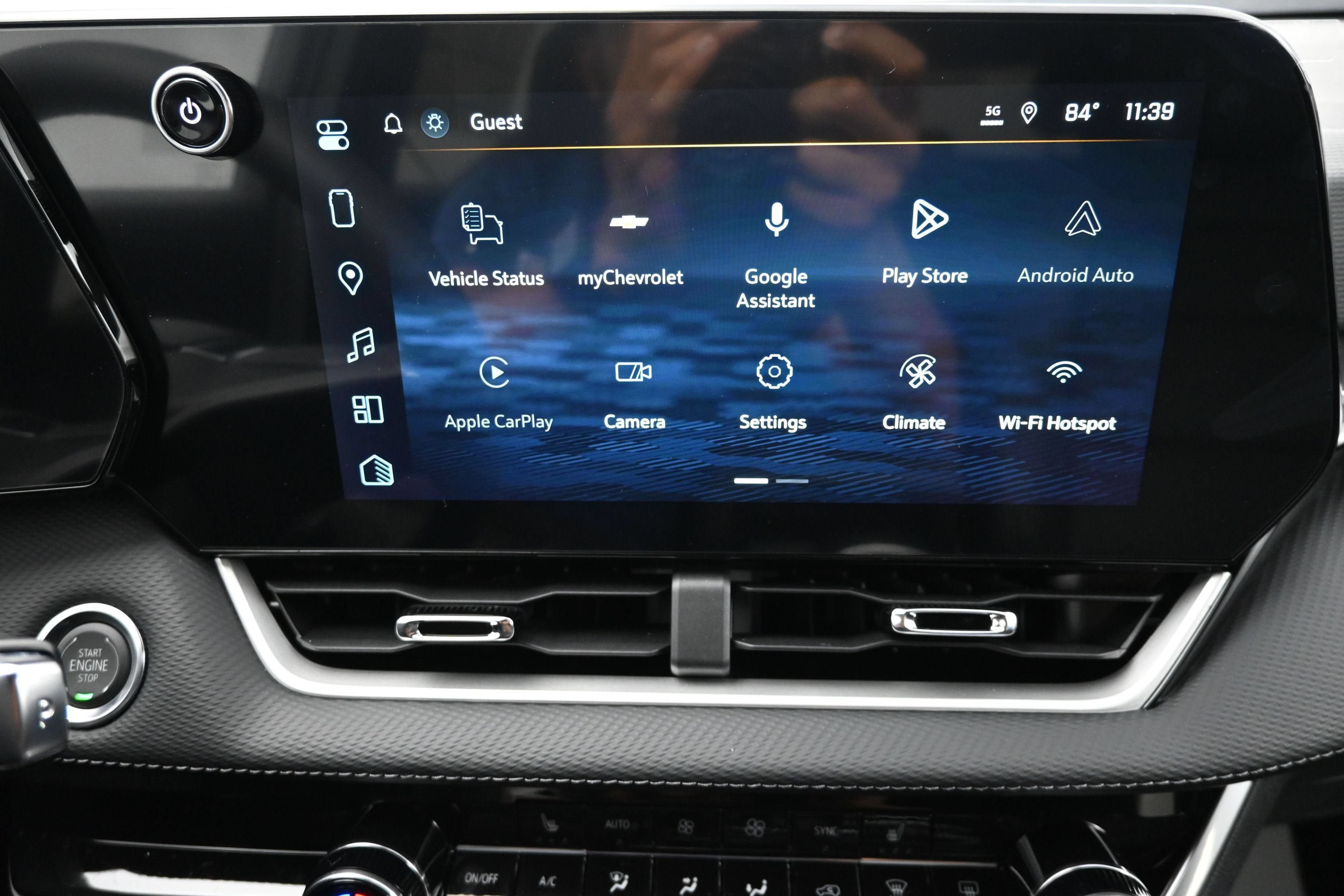 New 2027 Chevrolet Equinox LT w/ Convenience Package II FWD image 16