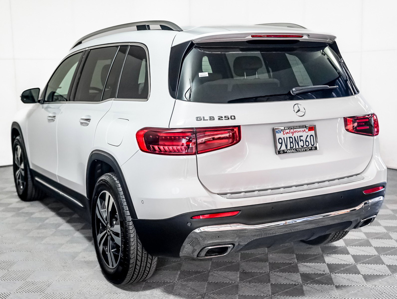 Certified 2026 Mercedes-Benz GLB 250 image 2