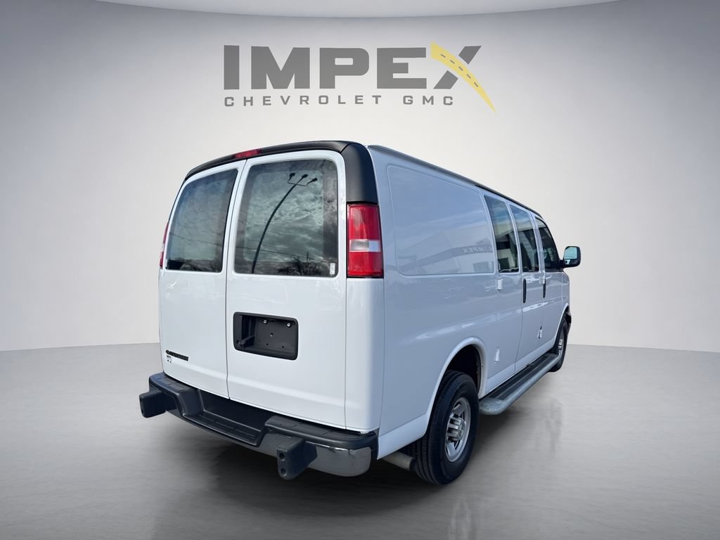 Used 2024 Chevrolet Express 2500 w/ Driver Convenience Package RWD image 5