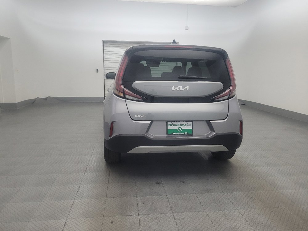 Used 2025 Kia Soul LX w/ LX Technology Package FWD image 6