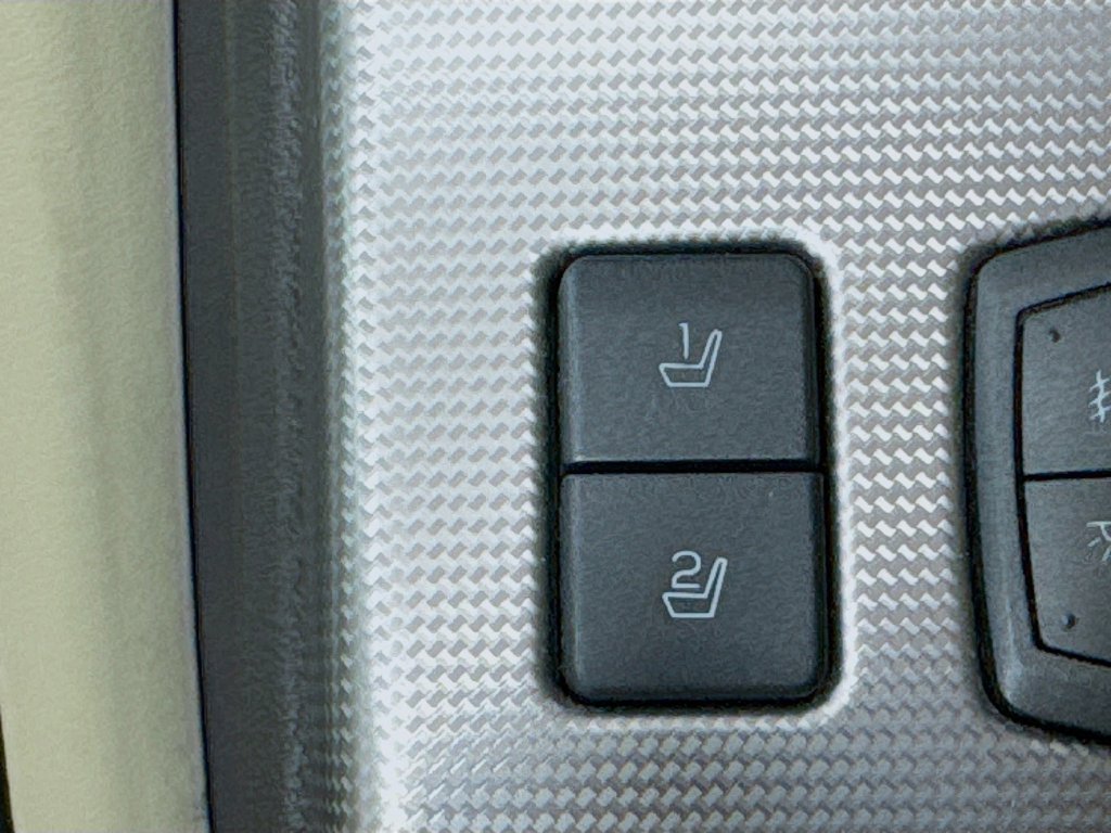 Used 2015 Lincoln MKX FWD w/ Equipment Group 102A image 24