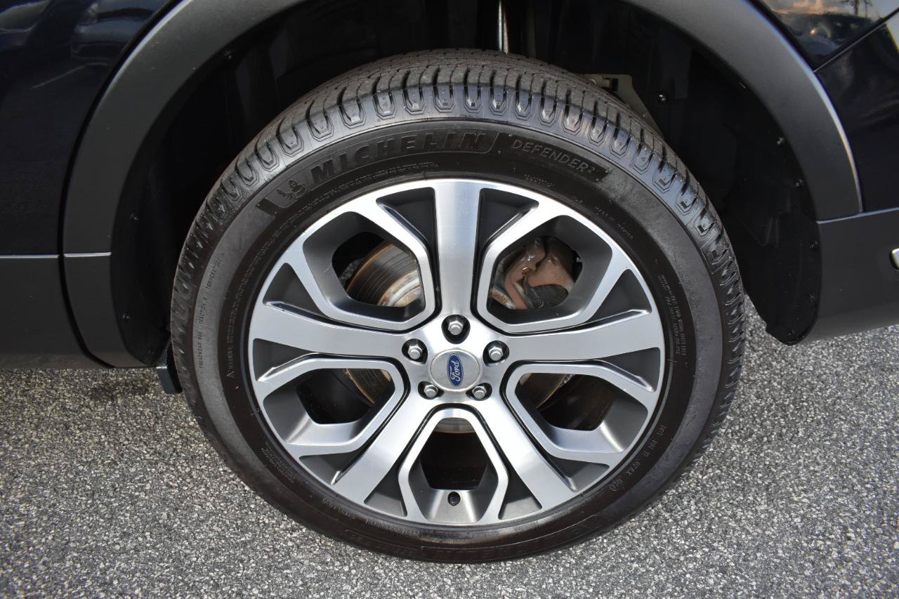 Used 2019 Ford Explorer Platinum AWD/4WD image 32