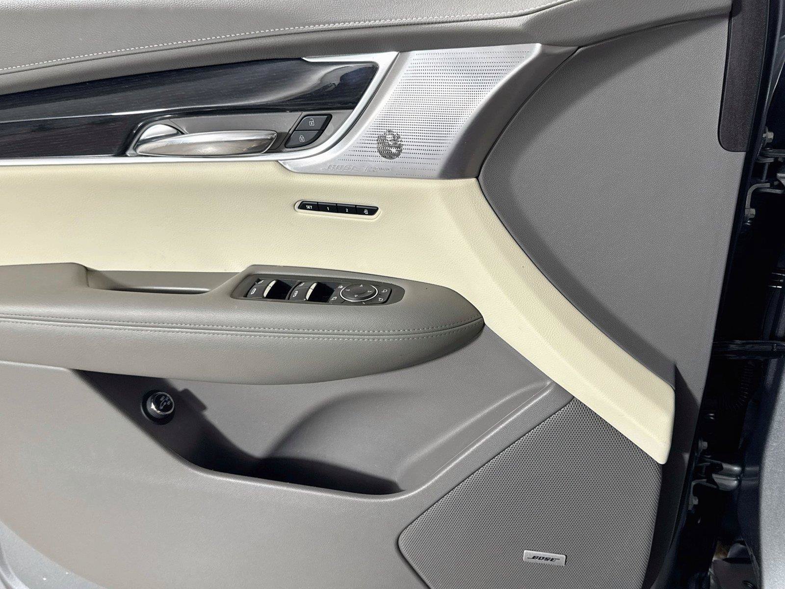 Used 2024 Cadillac XT6 Premium Luxury w/ Technology Package FWD image 16