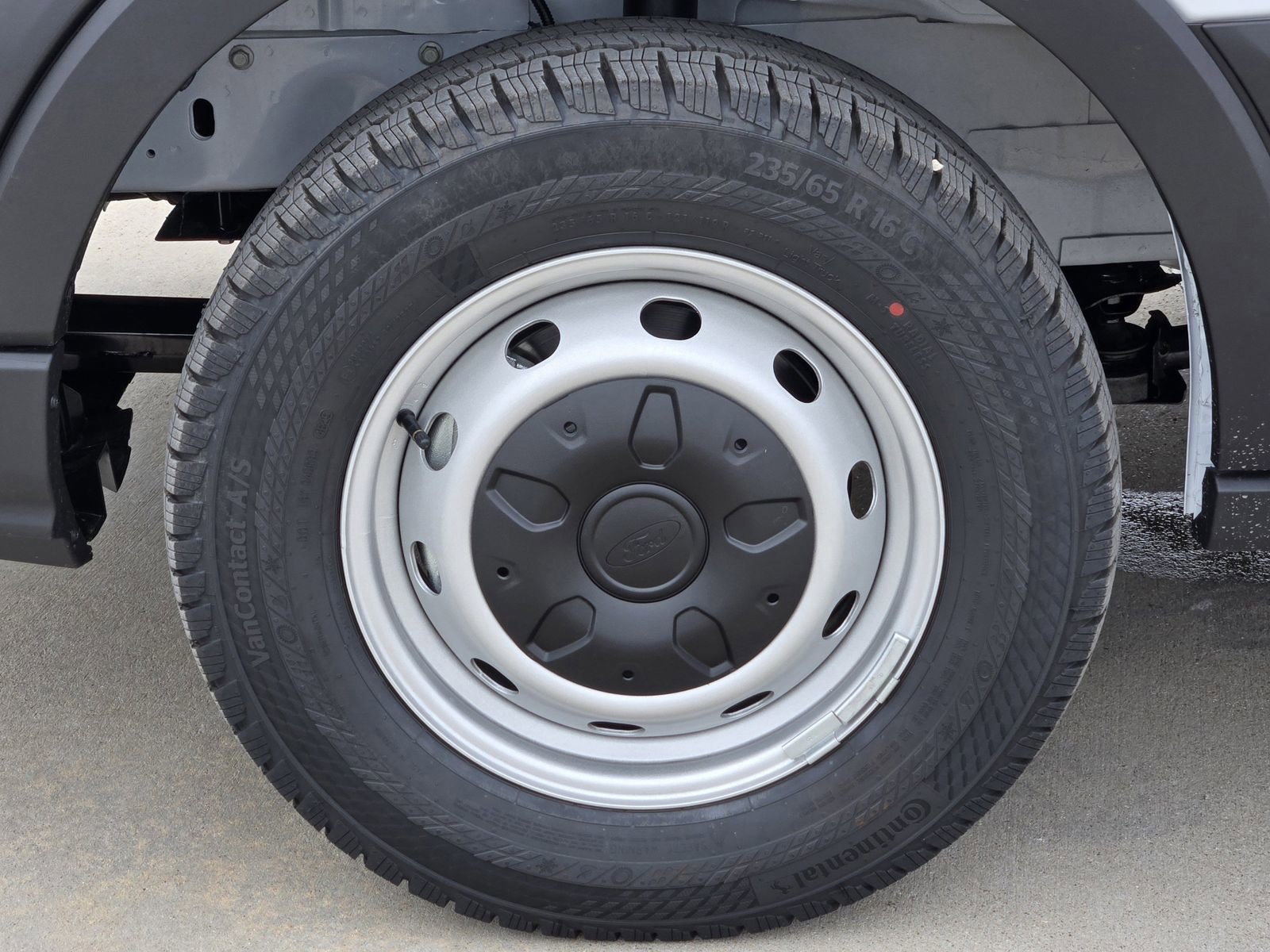New 2026 Ford Transit 250 148 Medium Roof RWD image 13
