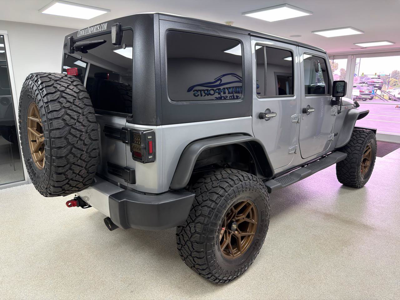 Used 2018 Jeep Wrangler Unlimited Sport AWD/4WD image 3