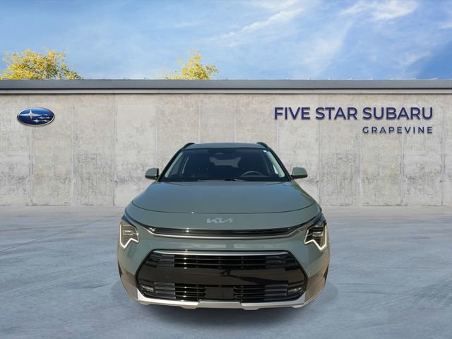 Used 2023 Kia Niro SX Touring image 3