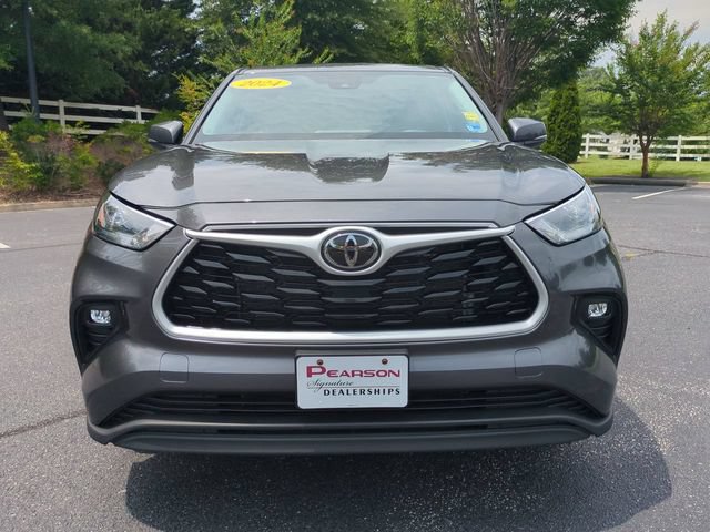 Used 2024 Toyota Highlander LE AWD/4WD image 9