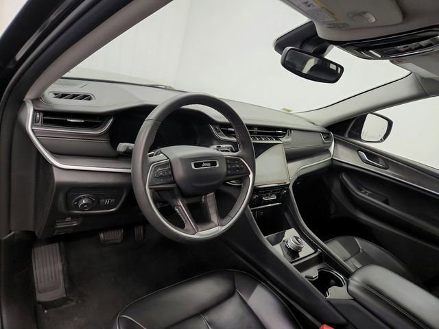 Used 2024 Jeep Grand Cherokee Limited RWD image 17