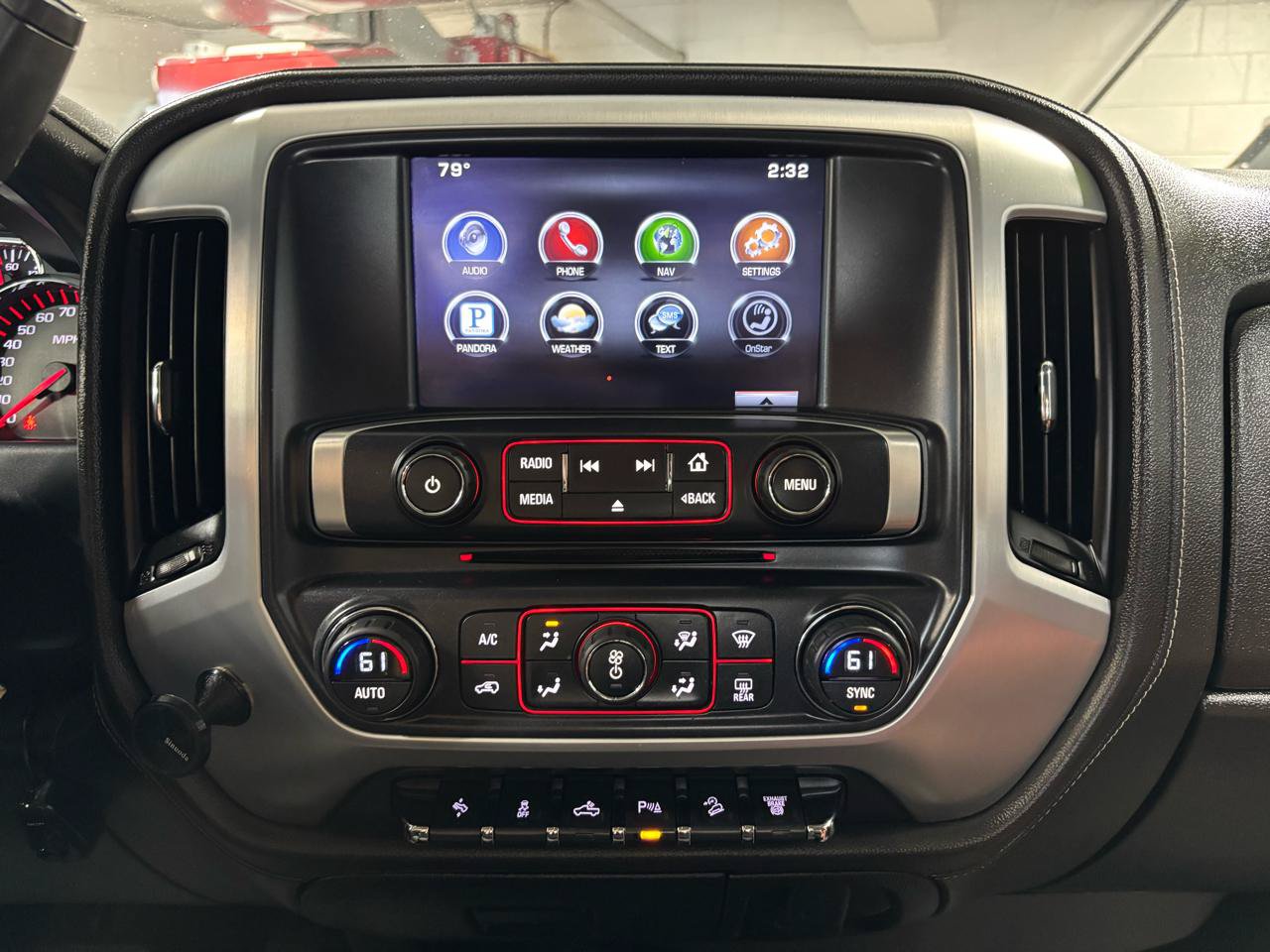 Used 2015 GMC Sierra 2500 SLE w/ SLE Preferred Package AWD/4WD image 28