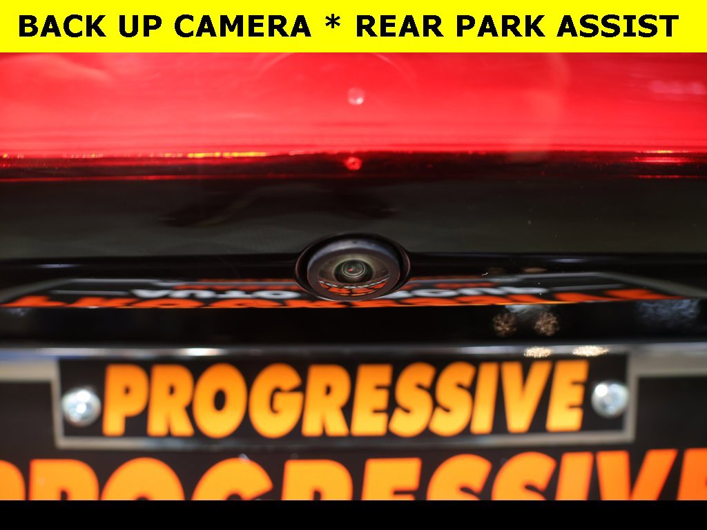 Used 2024 Chrysler Pacifica Touring-L image 13